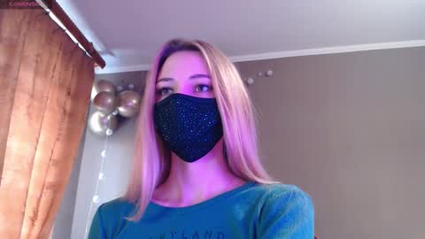 Lily online show from November 10, 11:31 am