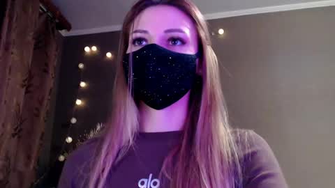 Lily online show from March 21, 4:43 pm