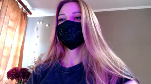 Lily online show from May 7, 2:33 pm