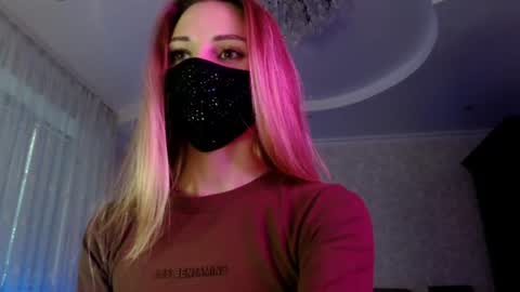 Snapshot of iris_lave chatting on June 14, 5:37 pm Lily online show from June 14, 5:37 pm