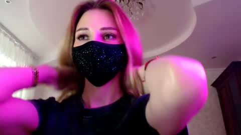 Snapshot of iris_lave chatting on June 23, 5:00 pm Lily online show from June 23, 5:00 pm