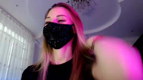 Snapshot of iris_lave chatting on June 24, 5:56 pm Lily online show from June 24, 5:56 pm