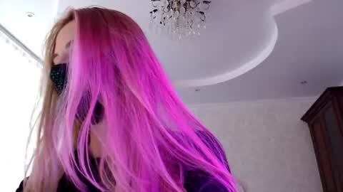 Snapshot of iris_lave chatting on July 20, 12:29 pm Lily online show from July 20, 12:29 pm