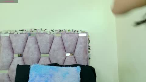 Snapshot of iris_mandarinne chatting on January 15, 4:22 pm Iris online show from January 15, 4:22 pm