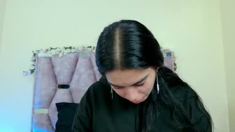 Snapshot of iris_mandarinne chatting on February 14, 5:21 pm Iris online show from February 14, 5:21 pm