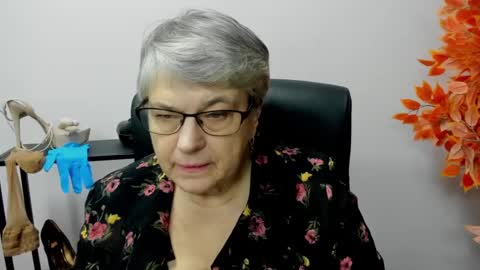 I R I S online show from December 4, 10:57 am