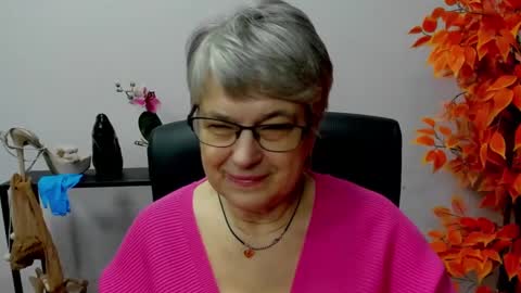 I R I S online show from December 6, 11:00 am