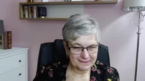 I R I S online show from December 23, 10:32 am