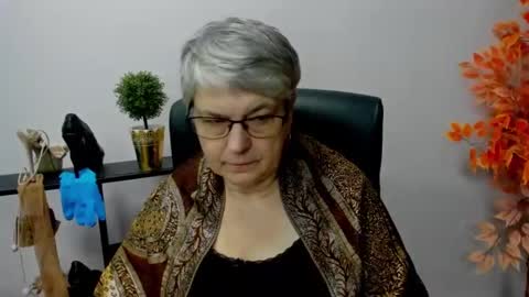 I R I S online show from January 15, 11:00 am