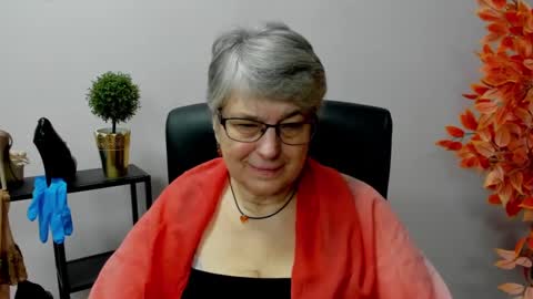 I R I S online show from February 7, 8:33 am