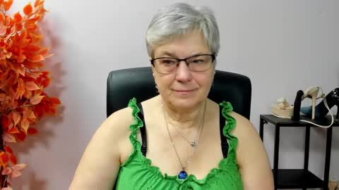 I R I S online show from December 19, 7:26 am