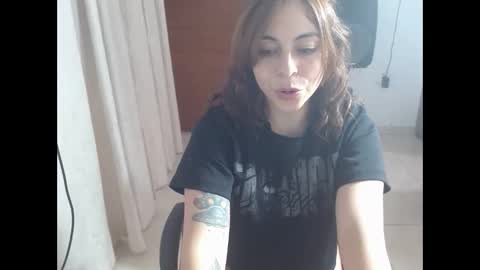 irisarellano_ online show from April 9, 1:49 pm