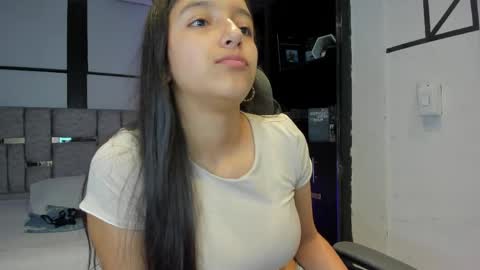 Snapshot of irisfyre chatting on May 18, 12:33 pm Iris Fyre online show from May 18, 12:33 pm