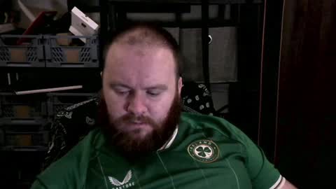 Snapshot of irishdaddy24 chatting on December 2, 5:15 pm twitter theirishman205 online show from December 2, 5:15 pm