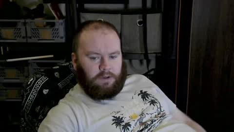 Snapshot of irishdaddy24 chatting on December 4, 3:43 pm twitter theirishman205 online show from December 4, 3:43 pm