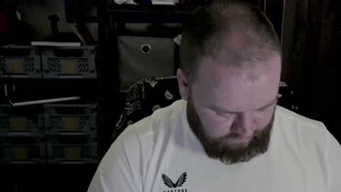 Snapshot of irishdaddy24 chatting on December 14, 4:09 pm twitter theirishman205 online show from December 14, 4:09 pm