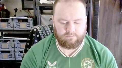 Snapshot of irishdaddy24 chatting on December 15, 1:54 pm twitter theirishman205 online show from December 15, 1:54 pm