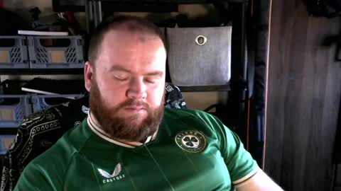 Snapshot of irishdaddy24 chatting on December 20, 2:27 pm twitter theirishman205 online show from December 20, 2:27 pm