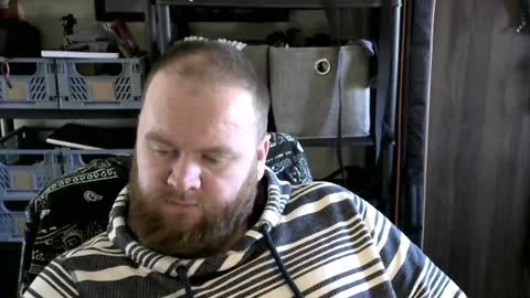 Snapshot of irishdaddy24 chatting on December 22, 1:00 pm twitter theirishman205 online show from December 22, 1:00 pm