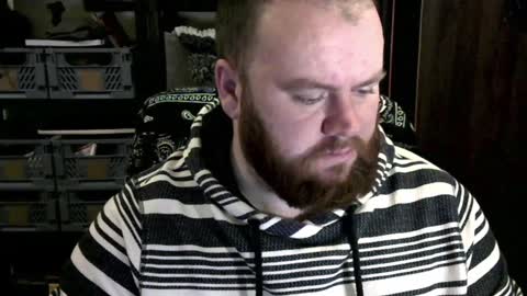 Snapshot of irishdaddy24 chatting on December 22, 5:10 pm twitter theirishman205 online show from December 22, 5:10 pm