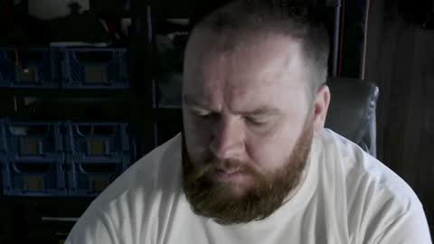 Snapshot of irishdaddy24 chatting on December 26, 11:54 am twitter theirishman205 online show from December 26, 11:54 am