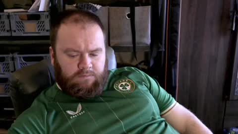 Snapshot of irishdaddy24 chatting on January 7, 3:54 pm twitter theirishman205 online show from January 7, 3:54 pm