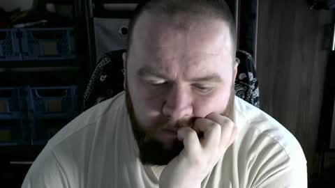 Snapshot of irishdaddy24 chatting on February 8, 12:39 pm twitter theirishman205 online show from February 8, 12:39 pm