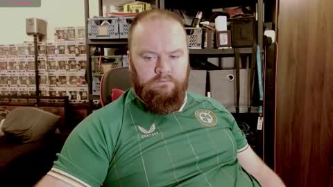 Snapshot of irishdaddy24 chatting on October 5, 7:45 pm twitter theirishman205 online show from October 5, 7:45 pm