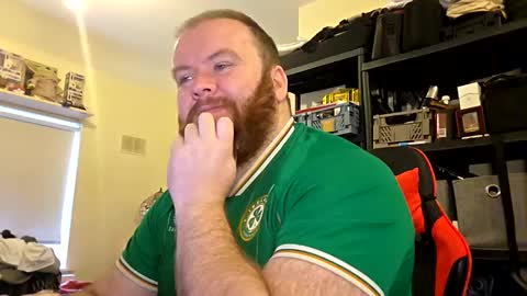 Snapshot of irishdaddy24 chatting on October 13, 3:56 pm twitter theirishman205 online show from October 13, 3:56 pm