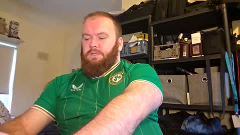 Snapshot of irishdaddy24 chatting on October 18, 11:33 am twitter theirishman205 online show from October 18, 11:33 am