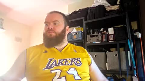 Snapshot of irishdaddy24 chatting on October 19, 9:32 am twitter theirishman205 online show from October 19, 9:32 am