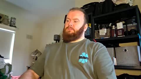 Snapshot of irishdaddy24 chatting on October 26, 11:16 am twitter theirishman205 online show from October 26, 11:16 am