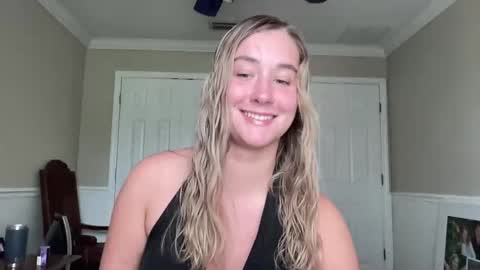 Snapshot of irispink1 chatting on June 8, 4:51 pm Irispink1 online show from June 8, 4:51 pm