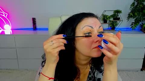 Iris online show from March 18, 6:49 am