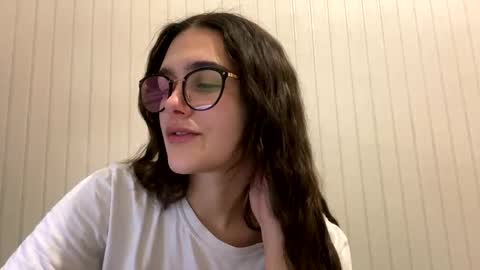 irisss31 online show from February 13, 8:24 pm