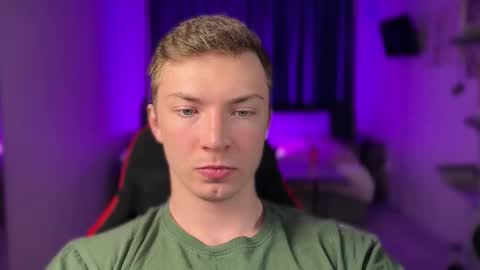 Snapshot of iron__chapman chatting on February 5, 9:19 pm Iron online show from February 5, 9:19 pm