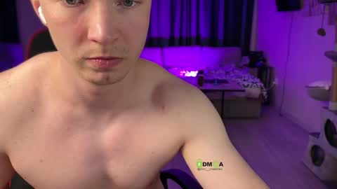 Snapshot of iron__chapman chatting on February 13, 9:55 pm Iron online show from February 13, 9:55 pm