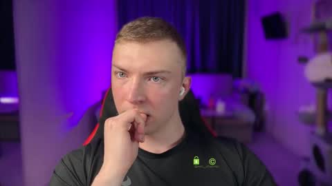 Snapshot of iron__chapman chatting on February 15, 8:38 pm Iron online show from February 15, 8:38 pm