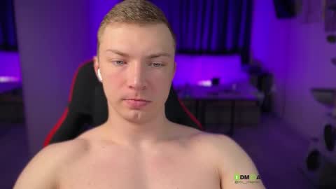 Snapshot of iron__chapman chatting on March 4, 6:58 pm Iron online show from March 4, 6:58 pm