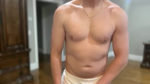 Snapshot of ironwoodbusy1986 chatting on January 17, 12:04 am Leo online show from January 17, 12:04 am