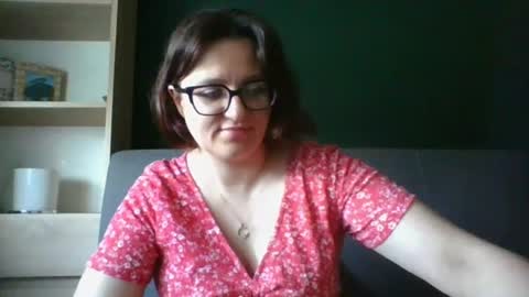 Snapshot of irresistibleparis chatting on June 29, 5:25 am Paris online show from June 29, 5:25 am