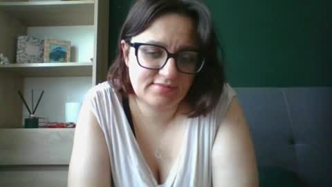 Snapshot of irresistibleparis chatting on July 13, 5:32 am Paris online show from July 13, 5:32 am