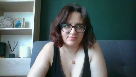 Snapshot of irresistibleparis chatting on July 20, 5:22 am Paris online show from July 20, 5:22 am