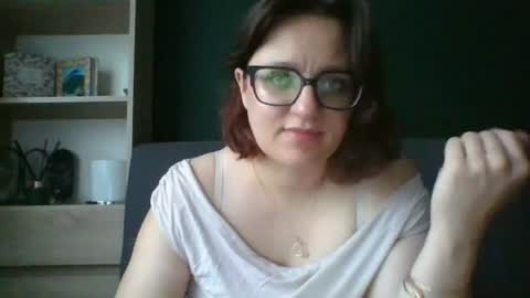 Snapshot of irresistibleparis chatting on July 23, 6:00 am Paris online show from July 23, 6:00 am