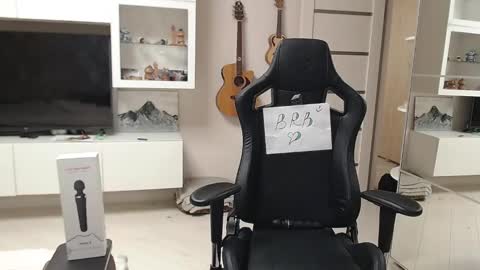 Irwi Tomboy online show from January 20, 2:25 pm