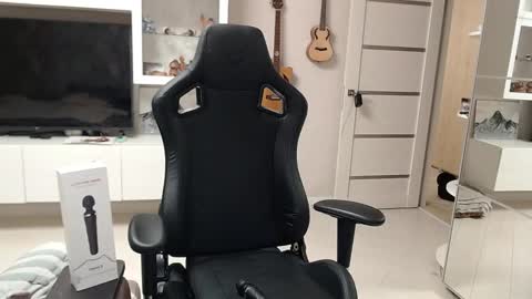 Irwi Tomboy online show from January 26, 1:47 pm