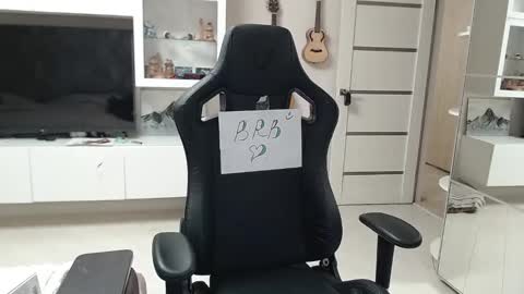 Irwi Tomboy online show from January 31, 6:47 pm