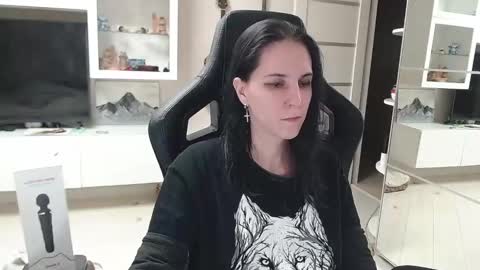 Irwi Tomboy online show from February 14, 9:32 pm