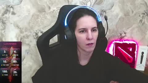 Irwi Tomboy online show from April 1, 6:05 pm