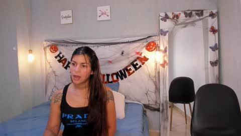 Snapshot of is_a_bell chatting on October 21, 2:18 pm is_a_bell online show from October 21, 2:18 pm